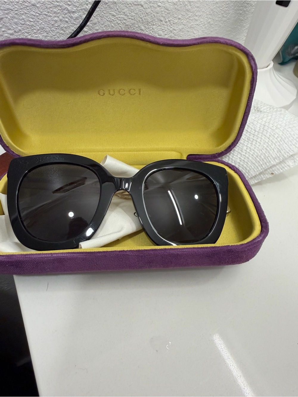 Gucci Black Oversized Cat-Eye Women's Sunglasses